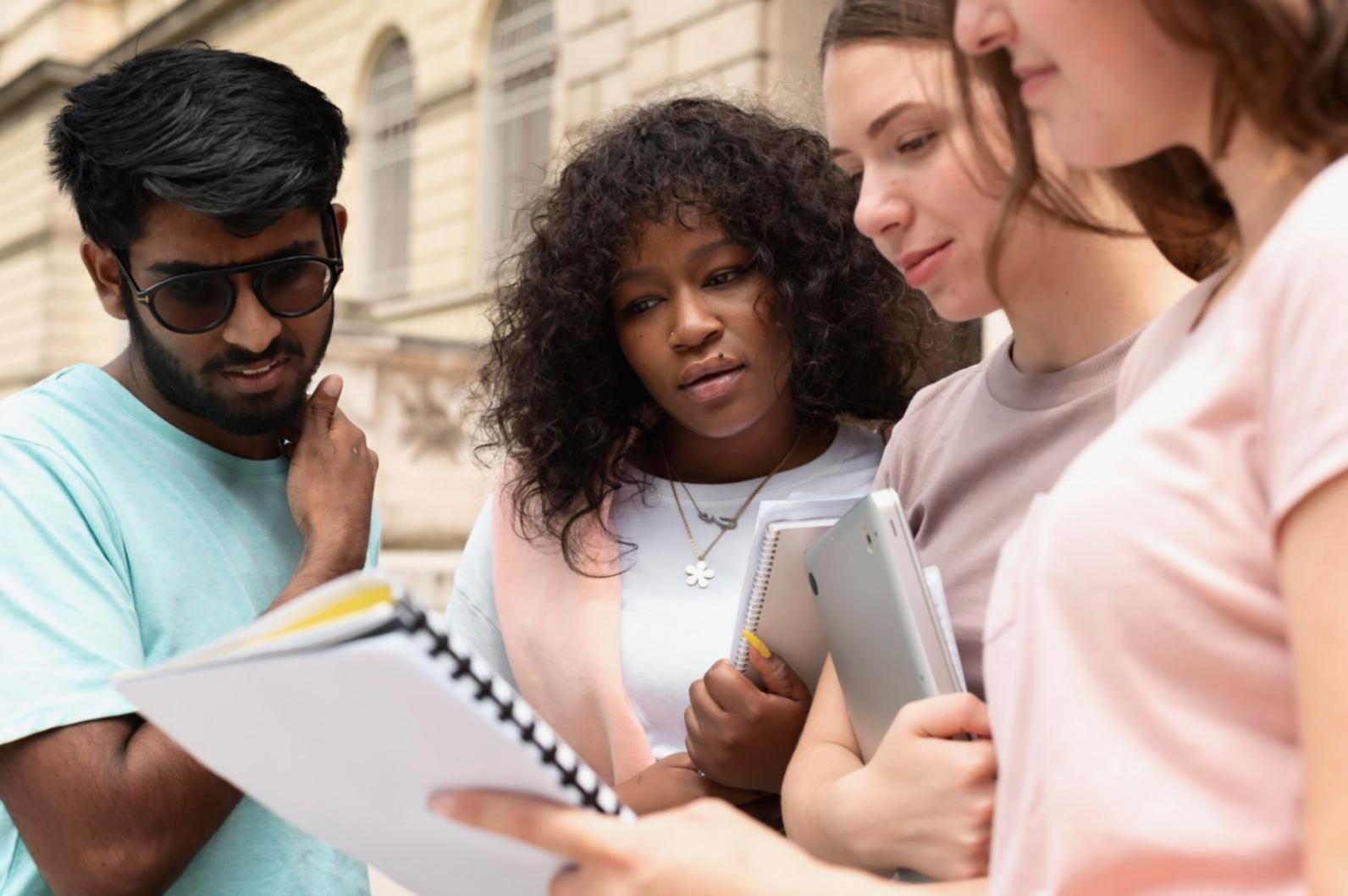 Espace de travail collaboratif pour la formation en gestion financière